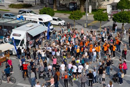 Deželak junak v Postojni (35)